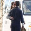 Katie Holmes et Tom Cruise s'embrassent langoureusement sur le tournage de son film One Shot à Pittsburgh le 7 octobre 2011