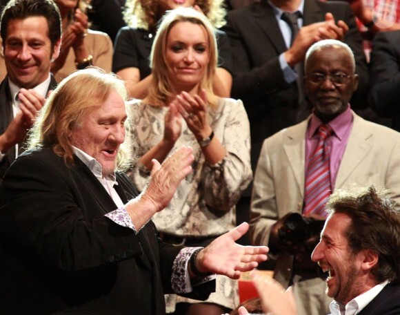 Gérard Depardieu, extrêmement ému, a été mis à l'honneur par le  Festival Lumière, qui lui a décerné le 8 octobre à Lyon et devant ses  amis du métier le Prix Lumière 2011 pour l'ensemble de son oeuvre.