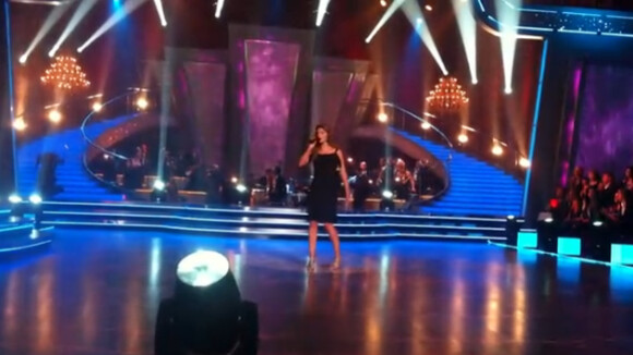 Sandrine Quétier se tranforme en rockstar quand elle chante Mama said de Lenny Kravitz dans Danse avec les stars sur TF1
