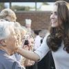 Lors de sa visite au Royal Marsden Hospital à Sutton le 29 septembre 2011 avec son mari le prince William, pour y inaugurer le service Oak Centre for Children and Young People, la duchesse Catherine de Cambridge avait fait forte impression.