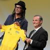 Yannick Noah et Bernard Hinault lors de la présentation du parcours du Tour de France 2012 au Palais des Congrés de Paris le 18 octobre 2012