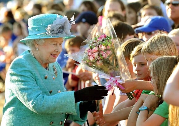 La reine Elizabeth II a atterri en Australie, à l'aéroport militaire de Canberra, mercredi 19 octobre 2011, pour sa seizième et possiblement dernière visite dans le pays.