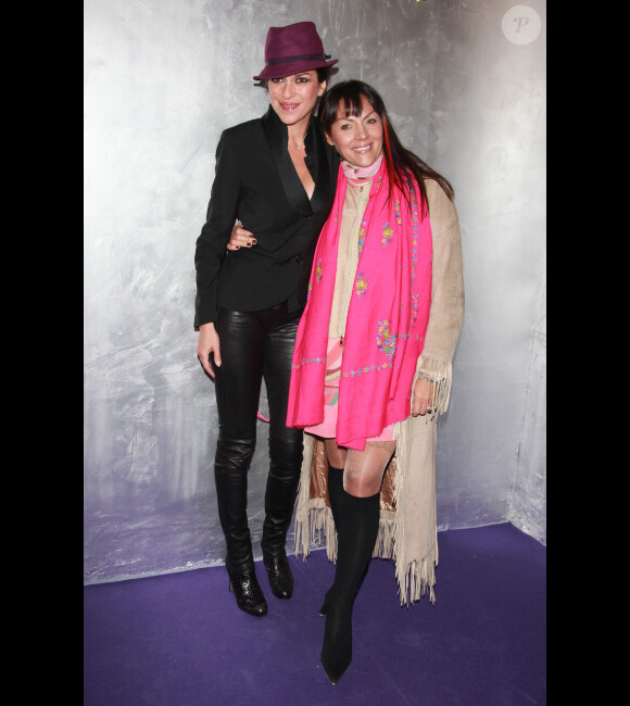 Hermine de Clermont Tonerre et Jovanka Sopalovic lors de la soirée Escada à Paris, le 20 octobre 2011