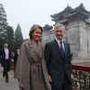 Philippe et Mathilde de Belgique à Pékin le 22 octobre 2011, en visite du palais d'été en mise en bouche de leur visite officielle de dix jours en Chine afin d'y motiver la signature d'importants contrats.