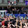 Les All Blacks, vainqueurs de la Coupe du monde acclamés dans les rues d'Auckland le 24 octobre 2011
