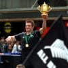 Richie McCaw et les All Blacks, vainqueurs de la Coupe du monde acclamés dans les rues d'Auckland le 24 octobre 2011