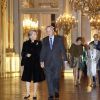 Le roi Albert II et la reine Paola de Belgique, entourés de la reine Fabiola, la princesse Mathilde, la princesse Astrid et le prince Lorenz, donnaient un concert et une réception en l'honneur des bénévoles belges, mercredi 26 octobre 2011 au palais, à Bruxelles.