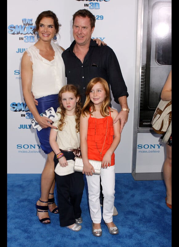 Brooke Shields en famille avec son mari Chris Henchy en juillet 2011