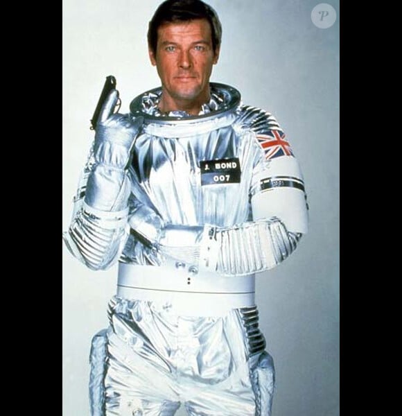 Roger Moore dans Moonraker.