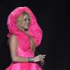 Le modèle existe également en rose, façon barbe à papa : Shakira sur la scène de Bercy à Paris, le 14 juin 2011.