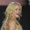 Shakira sur la scène de Bercy à Paris, le 14 juin 2011.