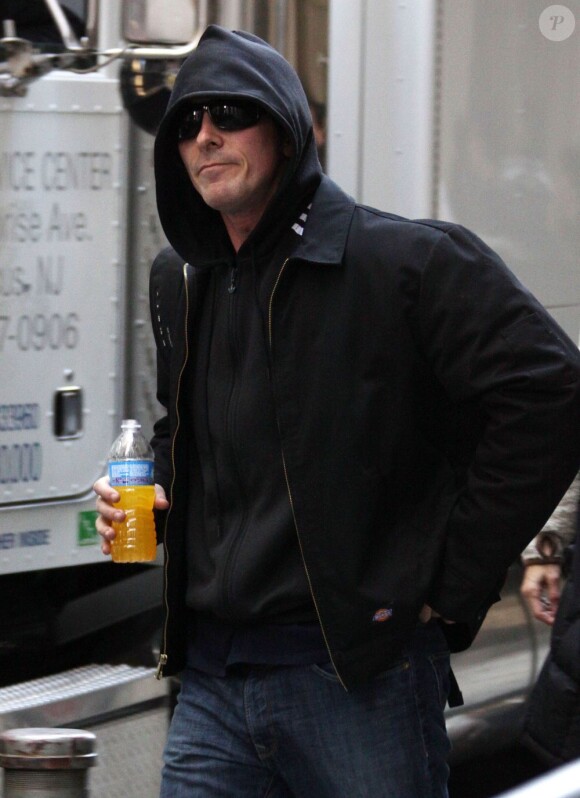Christian Bale au naturel sur le tournage de The Dark Knight Rises, à New York le 5 novembre 2011