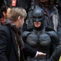 The Dark Knight Rises : Christian Bale en armure, face à un terrible Tom Hardy