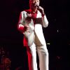 Le crooner américain Andy Williams (photo : concert à Londres en juillet 2002), à bientôt 84 ans, s'st découvert un cancer de la vessie, comme annoncé début novembre 2011.