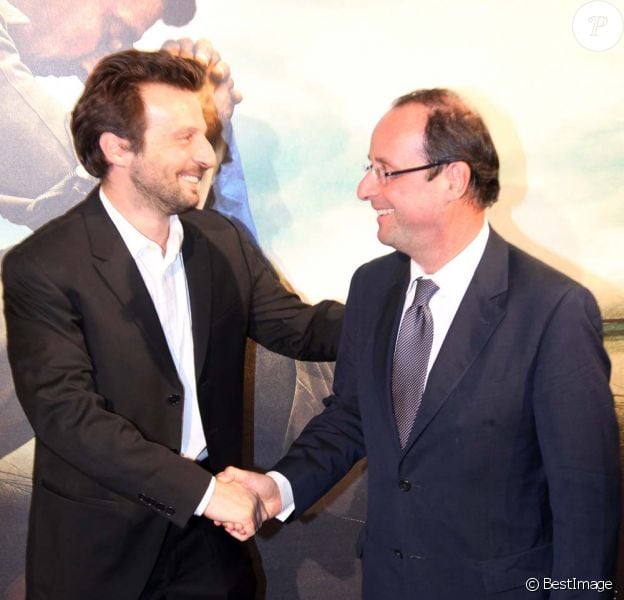 Mathieu Kassovitz et François Hollande à l'avant-première de L'Ordre et la morale, à Paris, le 8 novembre 2011.