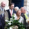 Jean-Pierre Marielle, Jean-François Legaret, Catherine Salvatore et Christophe Girard lors de la cérémonie dévoilant une plaque en hommage à Henri Salvador à Paris le 9 novembre 2011.