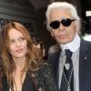 Vanessa Paradis et Karl Lagerfeld illuminent le Printemps à Paris, le 9 novembre 2011.