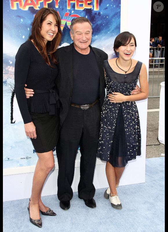 Robin Williams, Susan Schneider et Zelda Williams à l'avant-première de Happy Feet 2 à Los Angeles, le 13 novembre 2011.