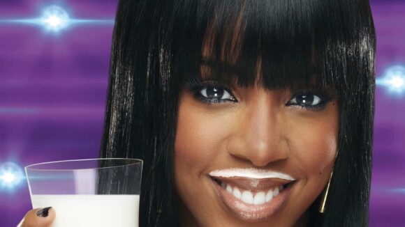 Kelly Rowland, depuis qu'elle est à Londres, ne jure que par le lait