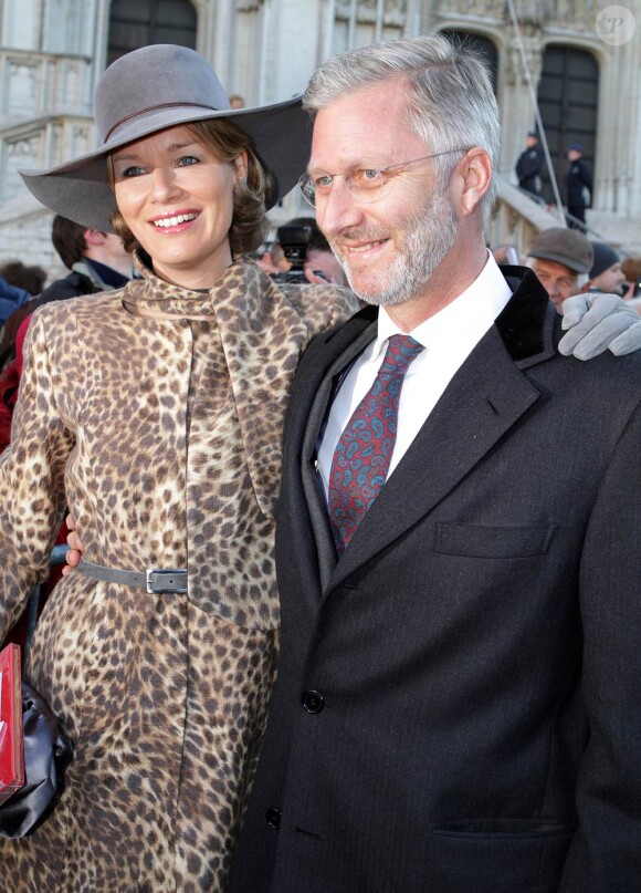 La princesse Mathilde, superbe en léopard, et le prince Philippe de Belgique arrive pour la cérémonie du Te Deum en la cathédrale des Saints Michel-et-Gudule de Bruxelles, dans le cadre de la Fête du Roi, mardi 15 novembre 2011.
