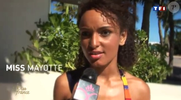 Miss Mayotte est ravie d'apprendre la zumba au Mexique en novembre 2011