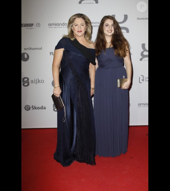 Kathleen Turner et sa fille étaient au gala de charité organisé par l'Unesco, à Duesseldorf, Allemagne, le 19 novembre 2011.