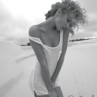 Candice Swanepoel sans artifices, délirante de sensualité et de naturel