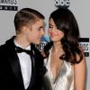 Justin Bieber et sa compagne Selena Gomez le 20 novembre 2011 aux American Music Awards à Los Angeles