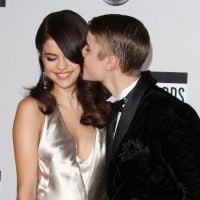 AMA 2011 : Justin Bieber et Selena Gomez, c'est l'amour fou !