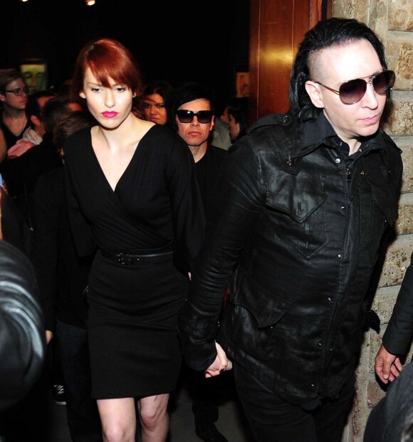 Marilyn Manson en compagnie de sa chérie à Mexico le 3 novembre 2011