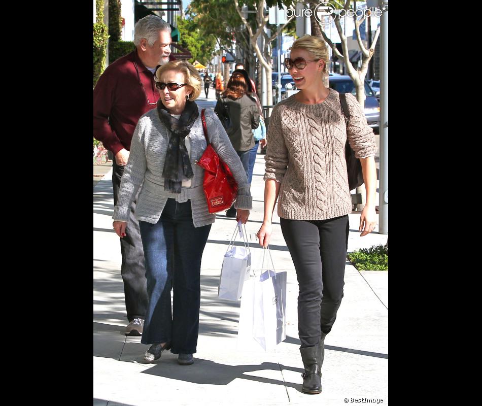 Katherine Heigl et ses parents Nancy et Paul font du shopping à Los