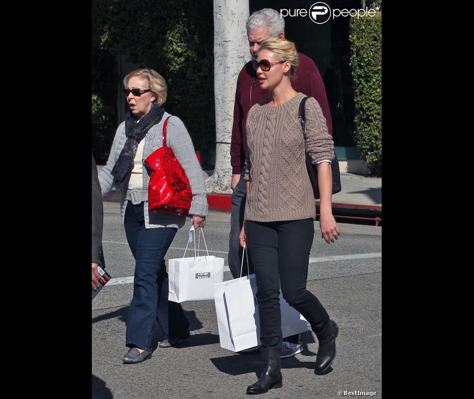 Katherine Heigl et ses parents font du shopping à Los Angeles, le 21