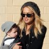 Rachel Zoe et son fils Skyler Morrison, sous le soleil de Los Angeles lors d'une balade entre mère à fils, le 22 novembre 2011.