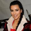 Kim Kardashian, nouvellement divorcée, a participé à une belle initiative : offrir un repas de Thanksgiving aux sans-abris, à Los Angeles, le 23 novembre 2011