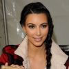 Kim Kardashian a participé à une belle initiative : offrir un repas de Thanksgiving aux sans-abris, à Los Angeles, le 23 novembre 2011
