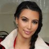 Kim Kardashian a participé à une belle initiative : offrir un repas de  Thanksgiving aux sans-abris, à Los Angeles, le 23 novembre 2011