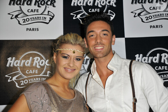 Katrina Patchett et Maxime Dereymez lors du 20e anniversaire du Hard Rock Cafe à Paris le 24 novembre 2011