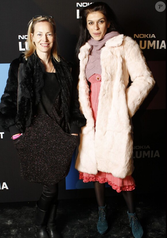 Gabrielle Lazure et Jovanka Sapalovic à la soirée Nokia, organisée le 24 novembre 2011, à Paris.