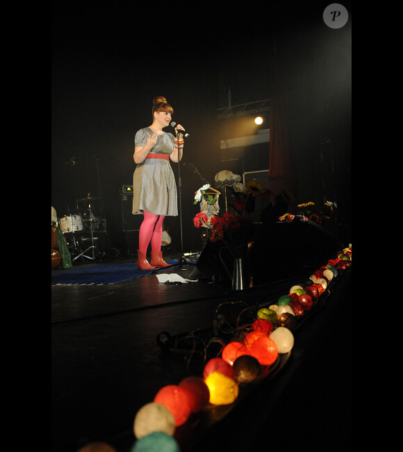 Luce se produit sur la scène du Trianon, à Paris, le vendredi 25 novembre 2011.