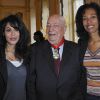 Yamina Benguigui et Elizabeth Tchoungui entourent Hervé Bourges lors de la remise de la médaille de Commandeur dans l'ordre national de la légion d'honneur à Hervé Bourges au ministère de la culture à Paris le lundi 28 novembre 2011