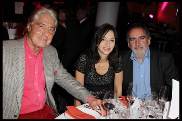 Pierre Cornette de Saint Cyr, Eliette Abecassis et son ami lors du dîner de charité pour Action contre la Faim, à l'hôtel Pullman à Paris, le 29 novembre 2011