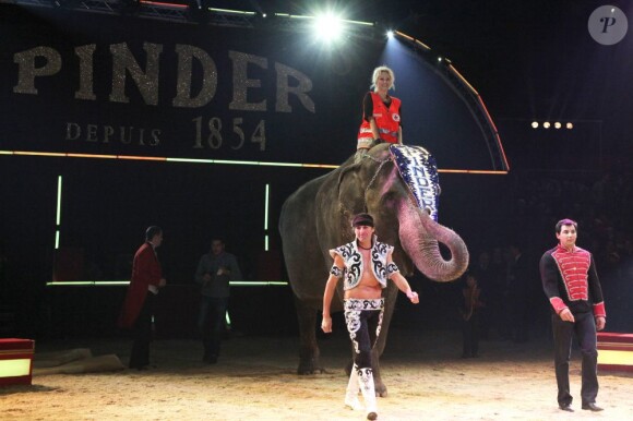 Adriana Karembeu lors du lancement de la 5ème édition Tous en Fête au Cirque Pinder le 2 décembre 2011