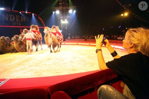 Adriana Karembeu lors du lancement de la 5ème édition Tous en Fête au Cirque Pinder le 2 décembre 2011