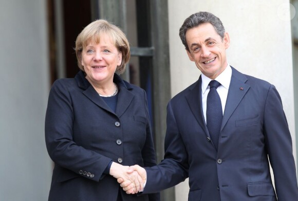 Nicolas Sarkozy et Angela Merkel au Palais de l'Elysée à Paris le 5 décembre 2011