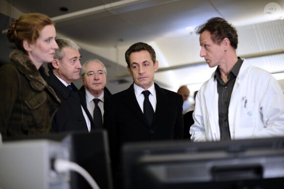 Nicolas Sarkozy dans le RER A, en compagnie de Nathalie Kosciusko-Morizet, le 5 décembre 2011