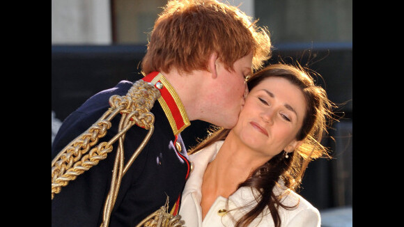Le prince Harry et Pippa Middleton : Leurs sosies se lâchent et s'embrassent