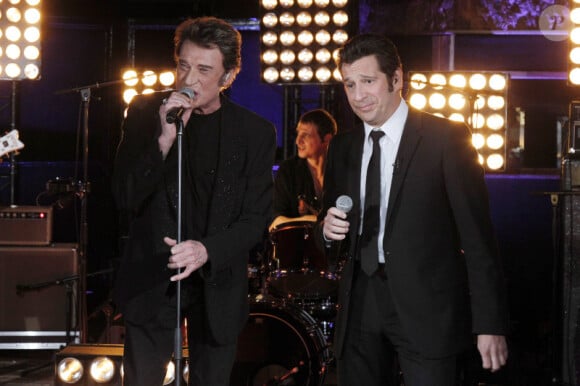 Laurent Gerra et Johnny Hallyday lors de l'enregistrement de l'émission Laurent Gerra ne s'interdit rien, samedi 10 décembre 2011 sur TF1