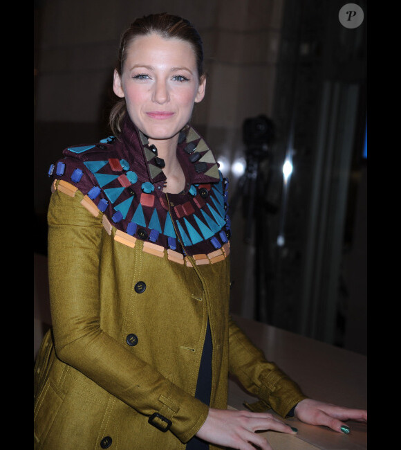 Blake Lively lors de l'inauguration de l'Apple Store au Grand Central à Manhattan le 9 décembre 2011 à New York