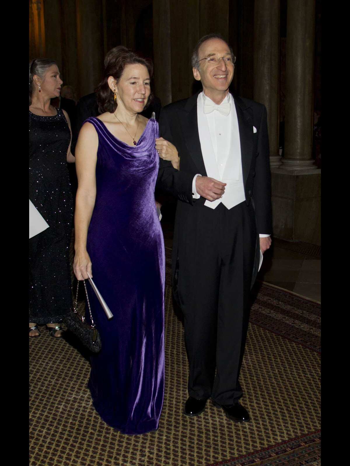 Photo : Le professeur Saul Perlmutter et sa femme au palais royal de ...