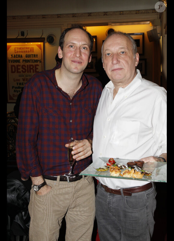 François Berléand et Michael Rozen lors de la générale de la pièce Quadrille, au Théâtre Édouard VII à Paris, le 12 décembre 2011